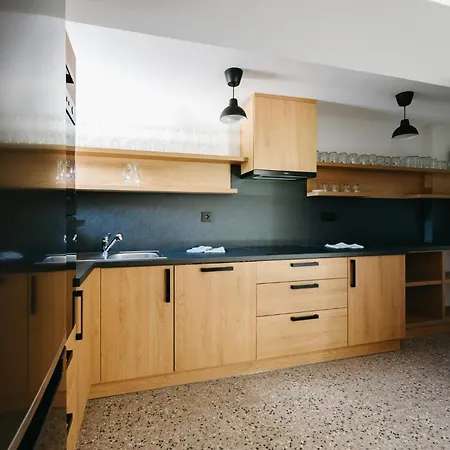 Bytovka1962 Apart Otel Manetin