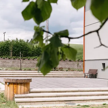 Bytovka1962 公寓式酒店 Manetin