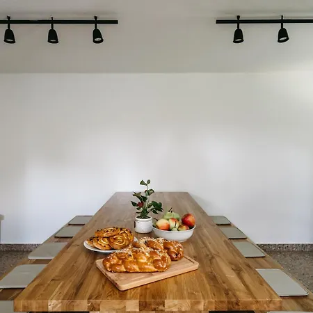 Bytovka1962 Aparthotel 3*